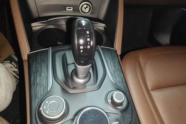 Used Alfa Romeo Stelvio 2017 2.0T 200HP Elite Edition
