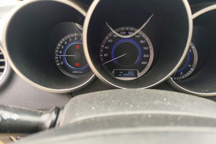 Used CHANGAN Eado 2015 1.6L Manual Luxury Model China IV Standard Odometer Close Up