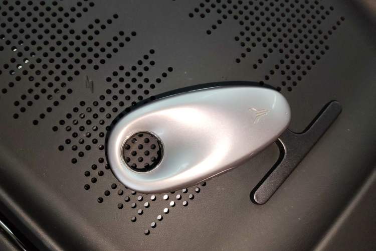 Used VOYAH FREE 2025 318 259 km All-Wheel-Drive Exploration Edition
