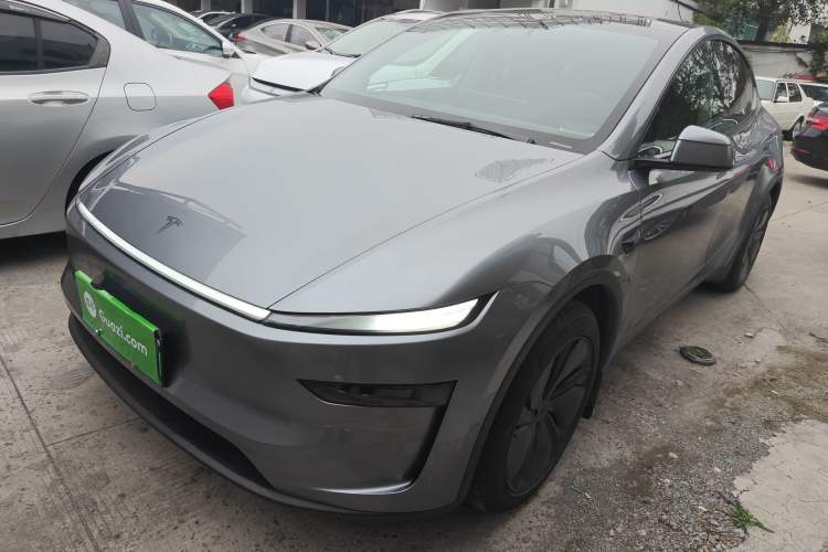Used Tesla Model Y 2025 Long-Range All-Wheel-Drive Version