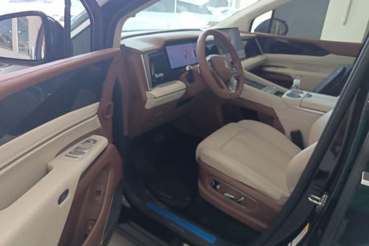 Used BYD Xia 2025 DM-i 1.5T 180km Excellence Model
