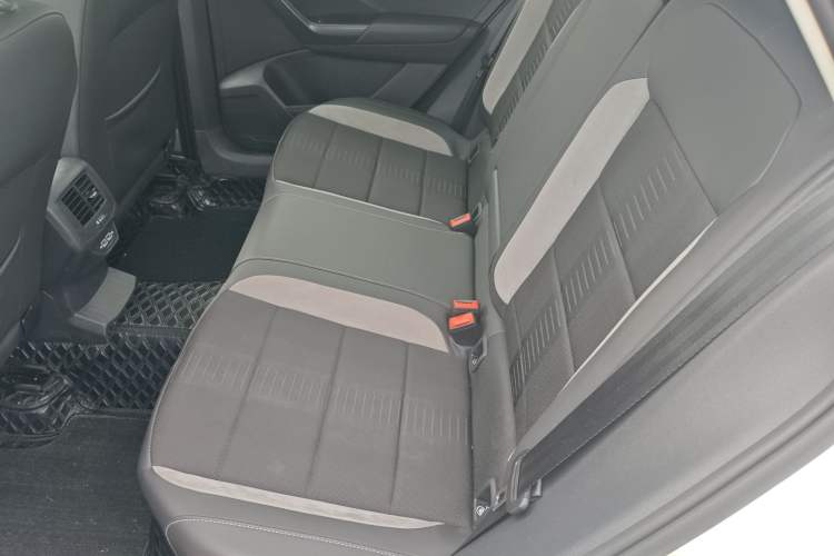 Used Volkswagen T-ROC 2019 230TSI DSG Two-Wheel-Drive Advanced Version China VI Standard
