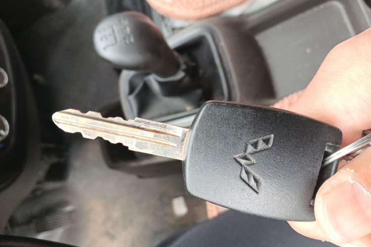 Used Wuling Rongguang S 2023 1.5L Basic Enclosed-Window Vehicle 2 Seats Vehicle Key