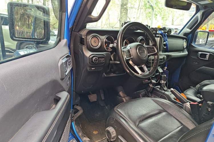 Used Jeep Gladiator 2022 3.6L Pioneer Edition Driver Seat