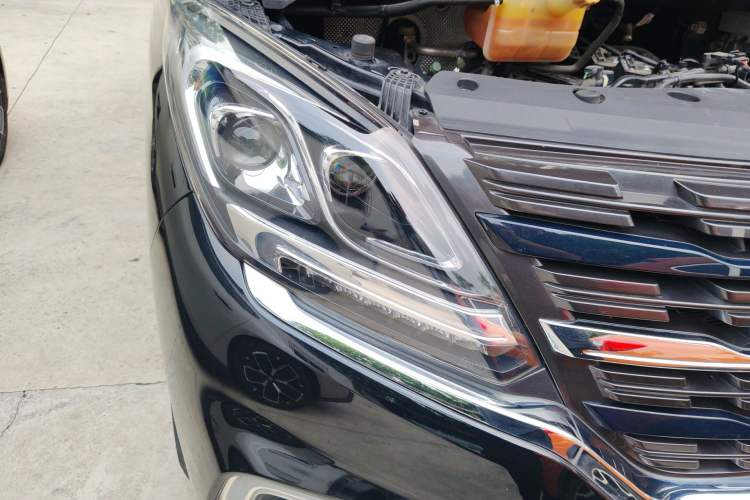 Used FORTHING M7 2021 1.8T Manual Luxury Model Right Front Headlight