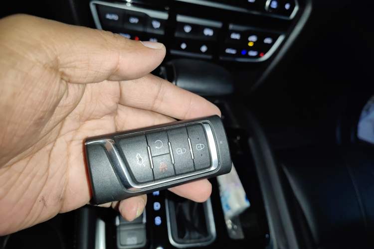 Used GAC Trumpchi GS7 2017 320T Two-Wheel-Drive Luxury Smart Connectivity Model
