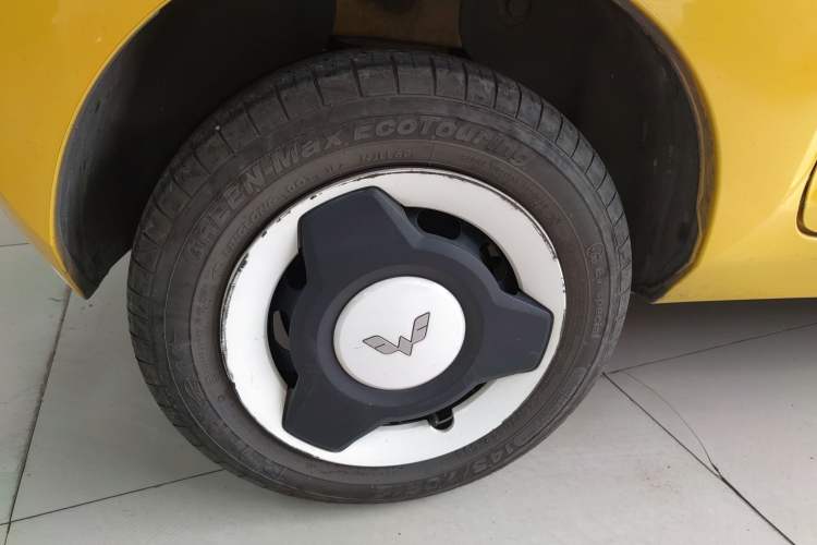 Used Wuling Hongguang MINIEV 2021 Macaron Sandwich Model 170 km Lithium Iron Phosphate
