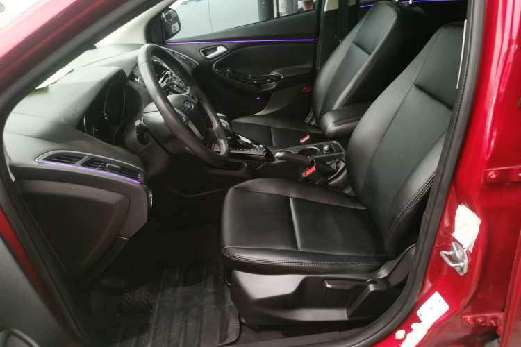 Used Ford Focus 2012 Hatchback 1.6L Automatic Fashion Edition
