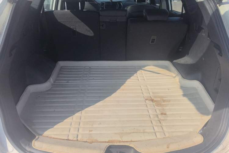 Used Hyundai Santa Fe 2017 2.4L Automatic Two-Wheel Drive Smart Version 5 Seats