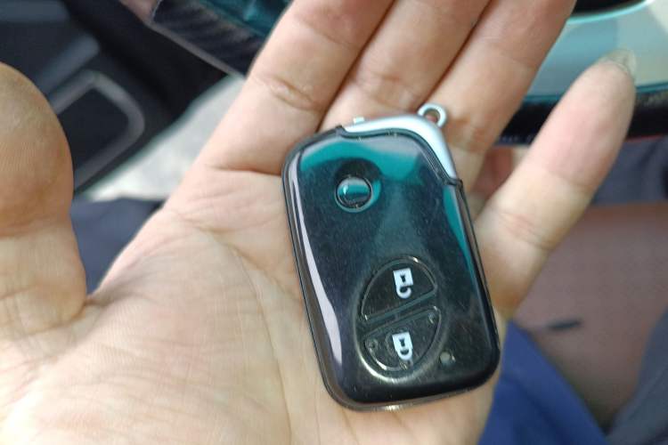 Used BYD S7 2015 2.0T Automatic Prestige Model Vehicle Key