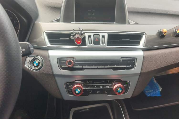 Used BMW X1 2018 sDrive18Li Luxury Model Audio And AC Panel