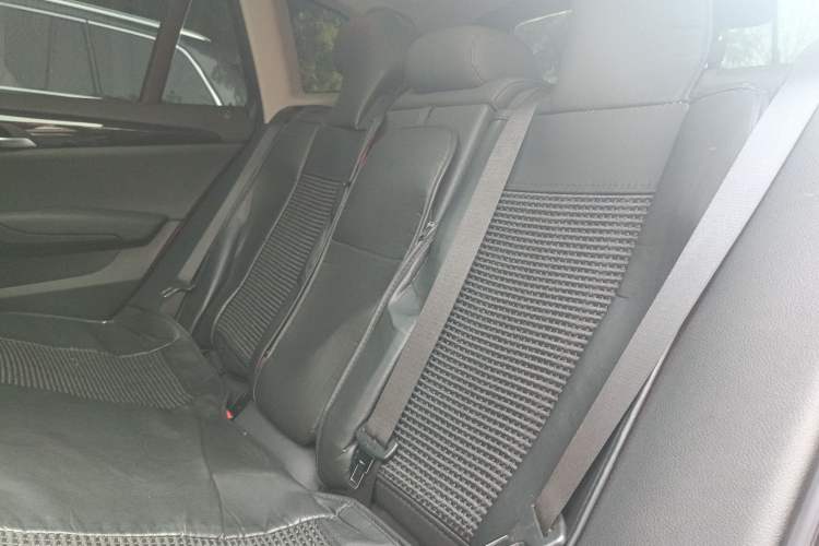 Used BMW X1 2015 sDrive18i Leading Edition
