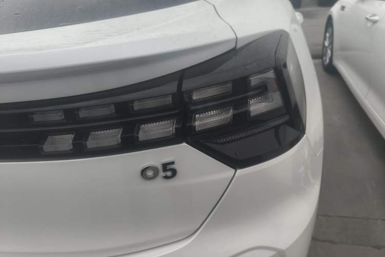 Used Lynk & Co 05 2020 2.0TD Two-Wheel Drive Shine Halo