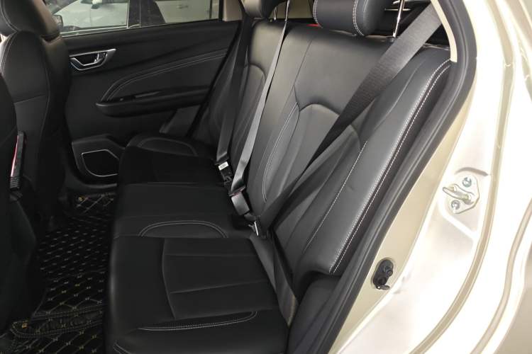 Used Geely Auto Vision X3 2019 Upgraded Model 1.5L Manual Elite Version
