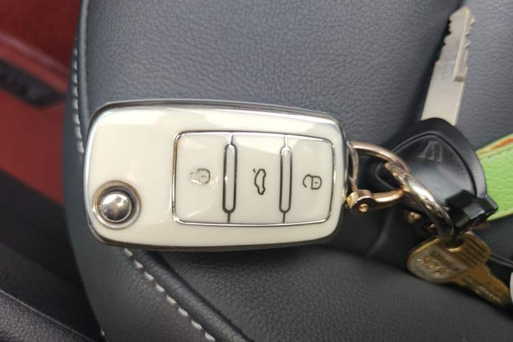 Used Volkswagen Lavida 2017 1.6L Automatic Comfort Edition Vehicle Key