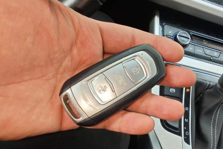 Used Geely Auto Emgrand X7 Sport 2018 1.8TD Automatic Two-Wheel Drive Smart Connect 4G Internet Edition Interior 1