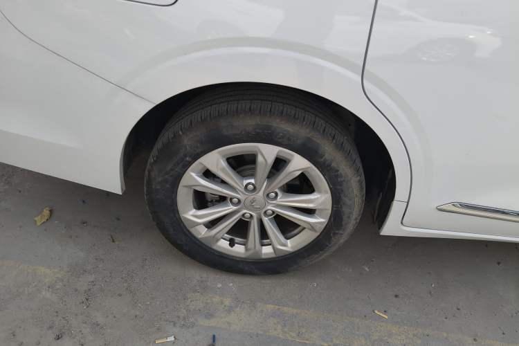 Used Wuling Jiachen 2022 1.5T Manual Comfort & Dynamic Version
