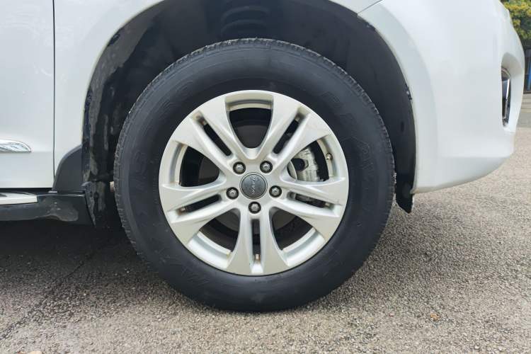 Used Haval H6 2016 Upgraded Model 1.5T Automatic Two-Wheel Drive Elite Version Right Front Wheel Hub