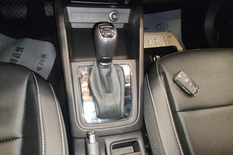 Used Skoda Kamiq 2024 1.5L Automatic Comfort Edition Gear Lever