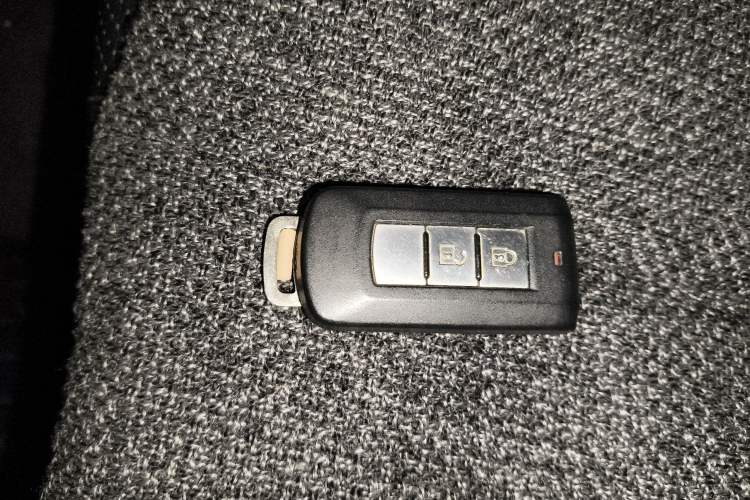 Used Mitsubishi Outlander 2017 2.0L Two-Wheel Drive Glory Edition 5 Seats
