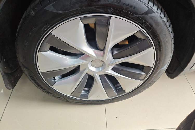 Used Tesla Model Y 2022 Revised Version Rear-Wheel Drive Right Rear Wheel Hub