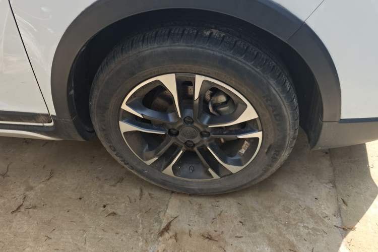 Used Geely Auto Vision X3 2019 Upgraded Model 1.5L CVT Prestige Version Right Front Wheel Hub