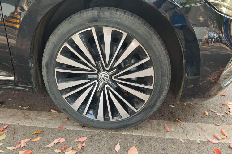 Used Volkswagen Passat 2019 330TSI Luxury Edition China VI Standard
