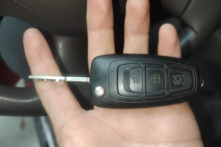 Used Ford Focus 2012 Sedan 1.6L Manual Comfort Model
