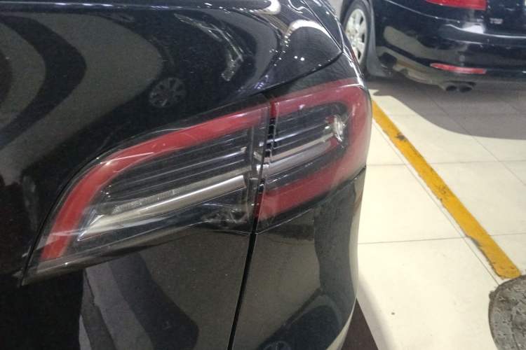 Used Tesla Model Y 2023 Rear-Wheel-Drive Version
