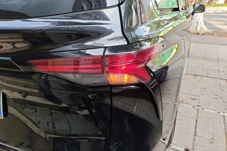 Used Toyota Granvia 2023 2.5L Hybrid Prestige VIP Edition
