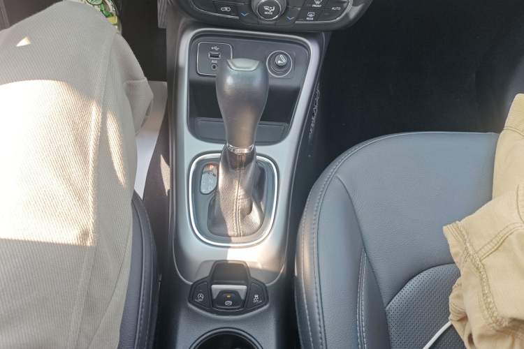 Used Jeep Compass 2017 200T Automatic Family Edition
