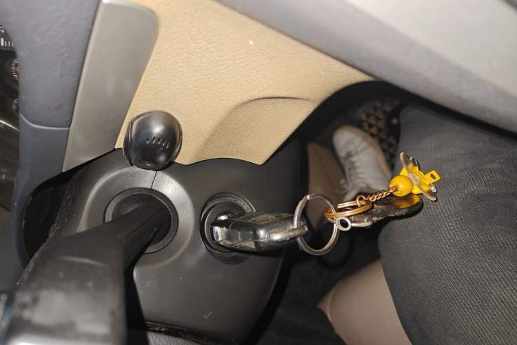 Used Volkswagen Touran 2008 2.0L Zhiya Edition Automatic 5 Seats Vehicle Key