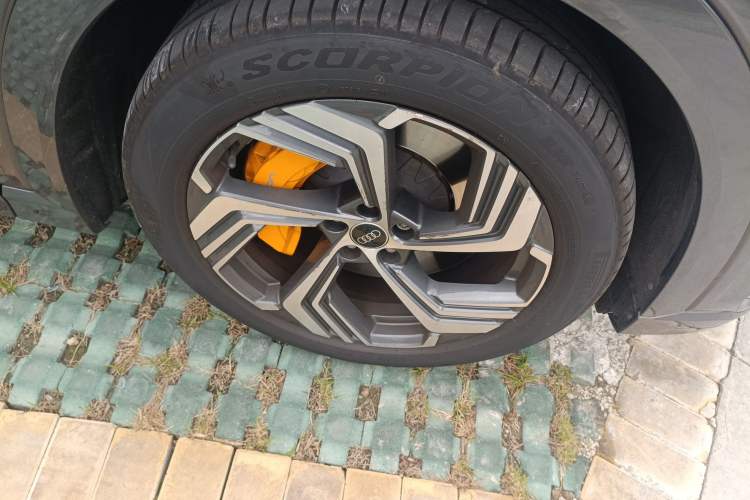 Used Audi e-tron 2021 50 quattro Prestige Edition