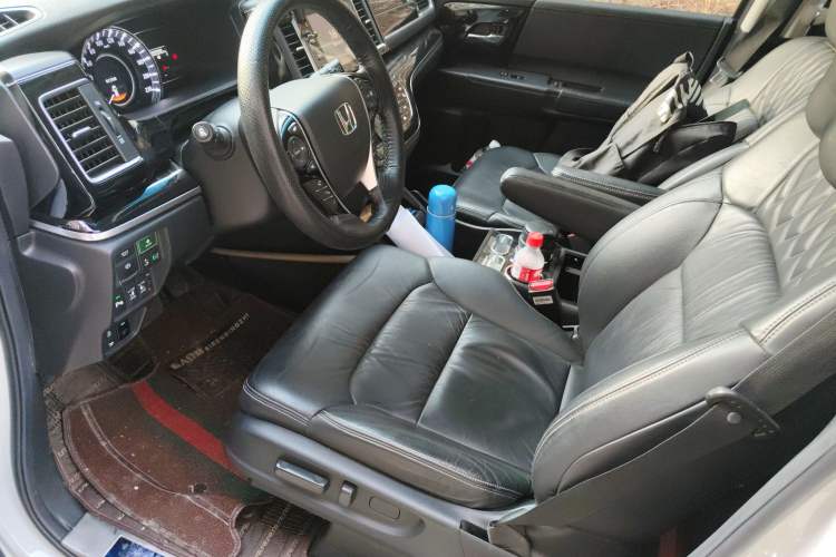 Used Honda Elysion 2019 2.0L Hybrid Luxury Edition Left Front Seat