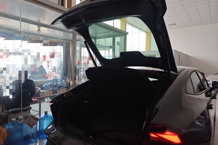 Used Changan UNI-V 2023 1.5T Prestige Model
