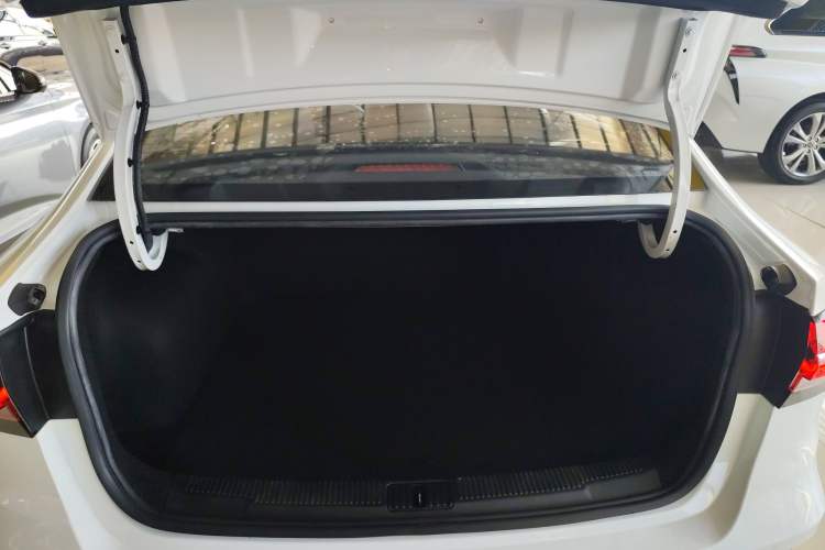 Used Roewe i5 2021 1.5L CVT Diamond Edition