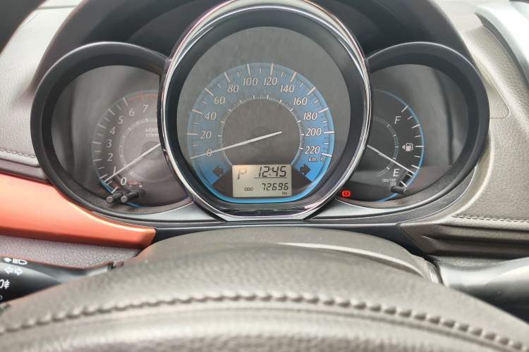 Used Toyota YARiS L Zhi Xuan 2015 1.5E Automatic Charm Edition Odometer Close Up