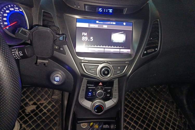 Used Hyundai Elantra (5th Generation / Langdong) 2016 1.6L Automatic Prestige Model Audio And AC Panel