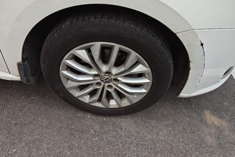 Used Volkswagen Gran Lavida 2013 1.4 TSI Automatic Luxury Model
