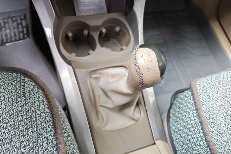 Used Jonway A380 2012 Revised Version 1.6L Manual Standard Edition Gear Lever