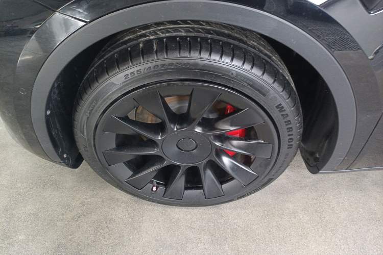 Used Tesla Model Y 2021 Standard Range Rear-Wheel Drive Version Left Front Wheel Hub