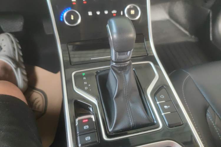 Used Chery Arrizo GX 2019 Pro 1.5T CVT Model Color Version China VI Standard Gear Lever