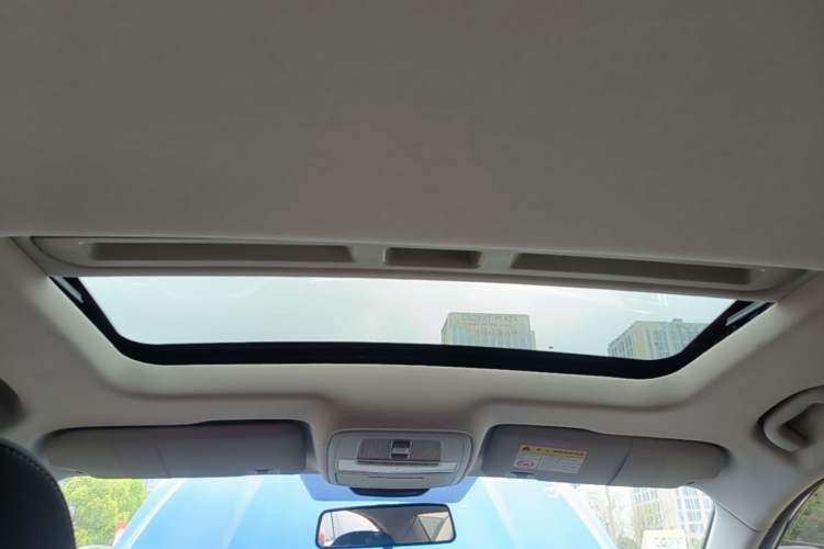 Used Roewe i5 2019 1.5L Automatic 4G Connected Linghao Edition Headliner