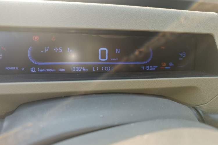 Used Geely Galaxy Panda 2024 200km Panda Rider Odometer Close Up