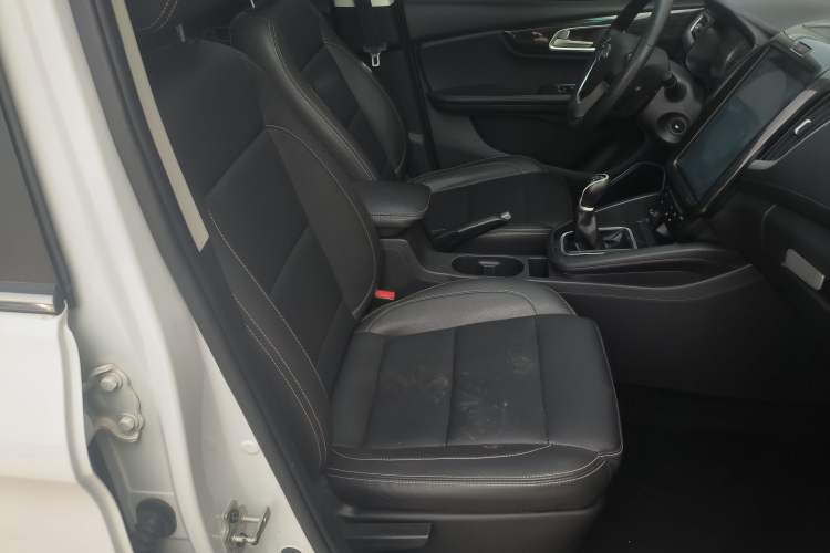 Used SWM X7 2018 1.8L Manual Comfort Version 7 Seats
