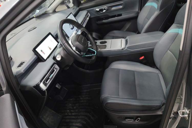 Used AION Y 2022 Plus 70 Tech Edition