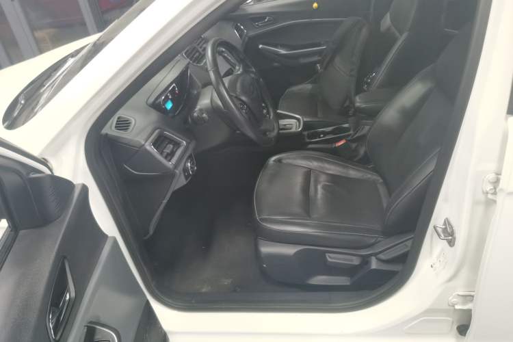 Used Ford Escort 2015 1.5L Automatic Fashion Model
