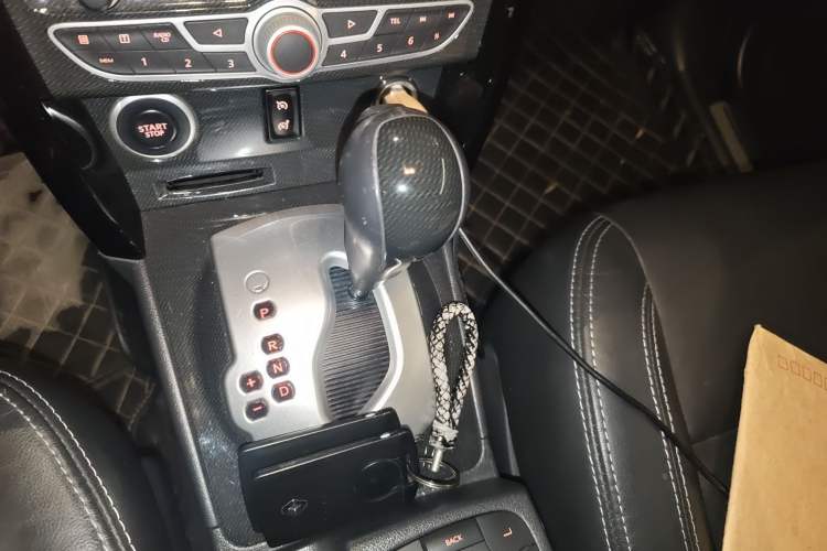 Used Renault Koleos 2012 2.5L Two-Wheel Drive Comfort Edition with Navigation
