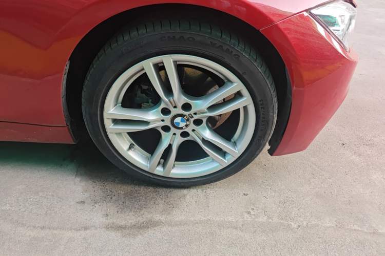 Used BMW 3 Series 2017 320i M Sport Right Front Wheel Hub