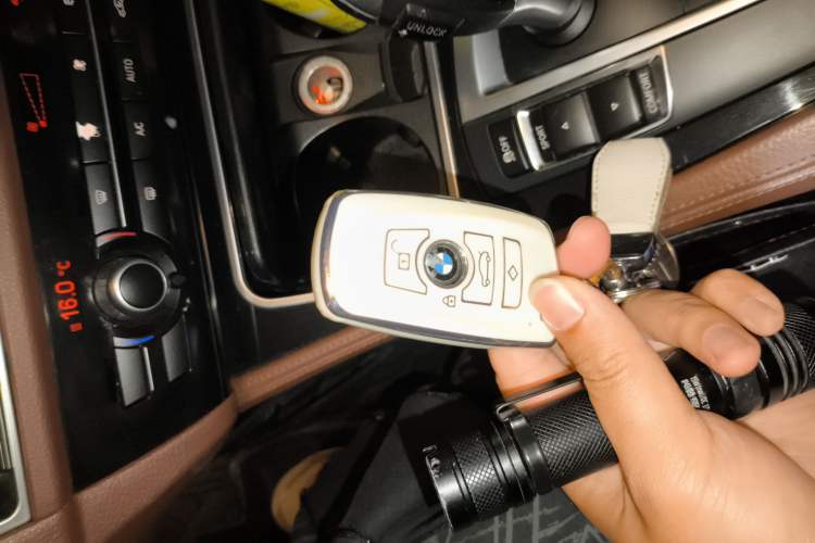 Used BMW 5 Series 2014 520Li Elegant Model
